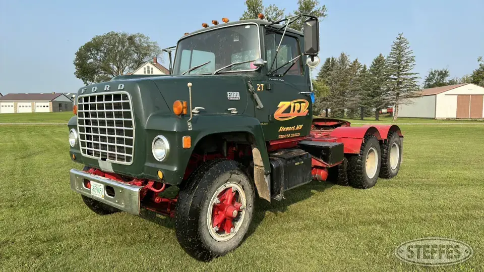 1971 Ford 9000 Conventional Truck without Sleeper