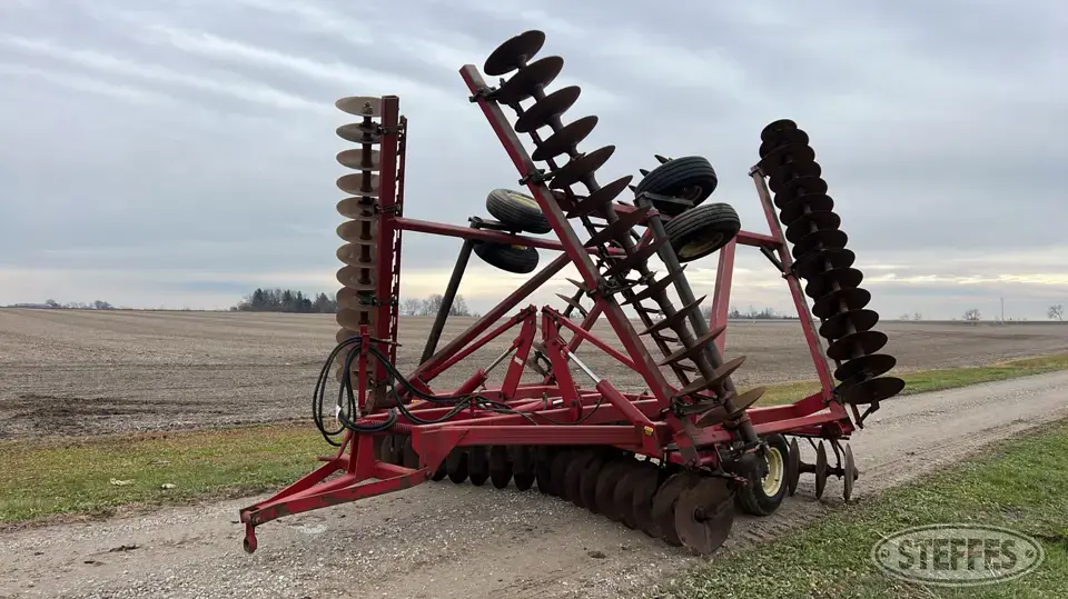 International 490 Disc