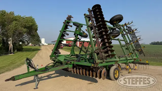 John Deere 724