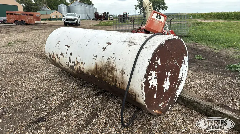1,000 gal. fuel tank