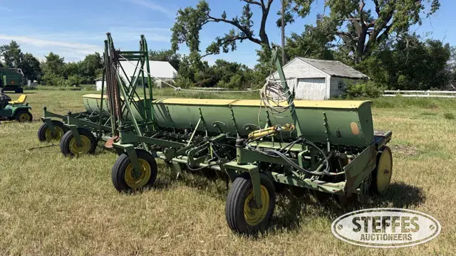 John Deere LLA