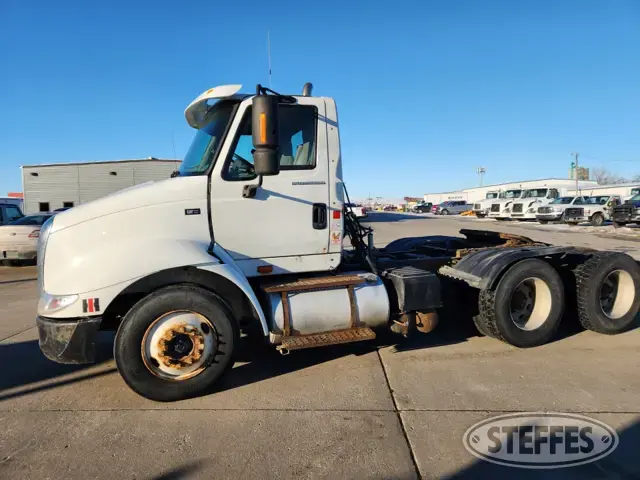 2003 IHC 8600
