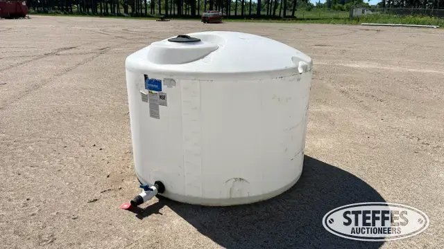 625 gal. poly tank