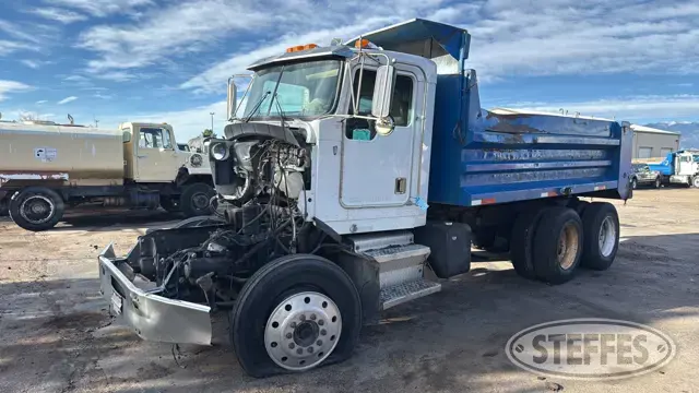 1999 Kenworth T800