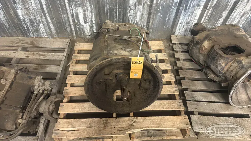 Eaton Fuller Roadranger 13 spd. trans. Truck-Trailer Part