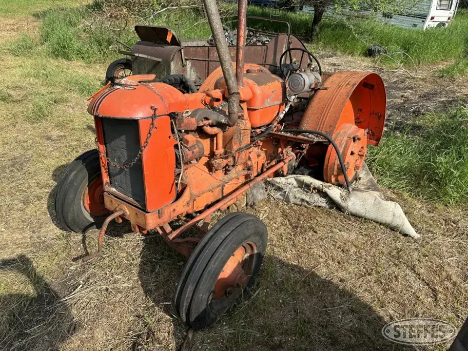 1948 Case D Collectible Tractor