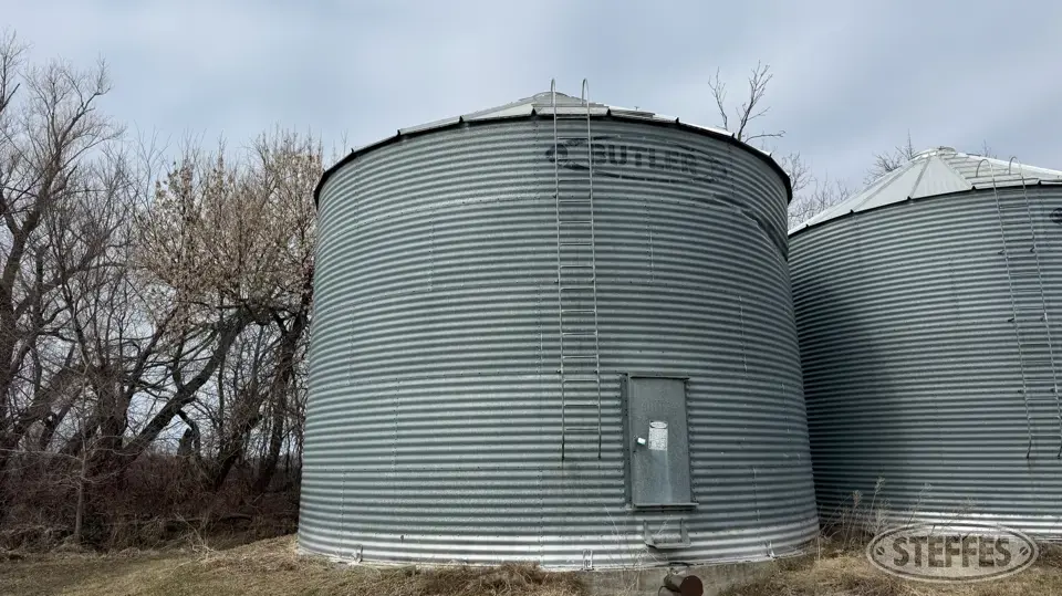 Butler grain bin