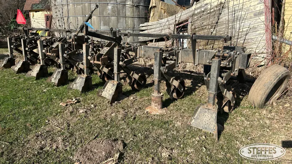 Hiniker Econ-O-Till Row Crop Cultivator
