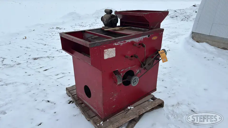 Lindsay grain cleaner