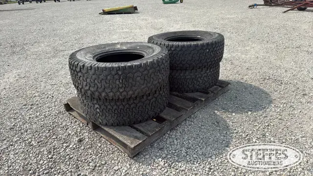(4) BFGoodrich All-Terrain T/A KO 315/70R17 tires