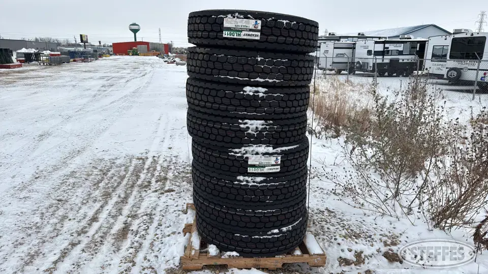 (8) Headway HLD811 11R22.5 tires Truck Tire