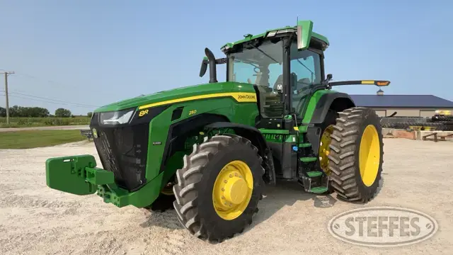 2023 John Deere 8R 250