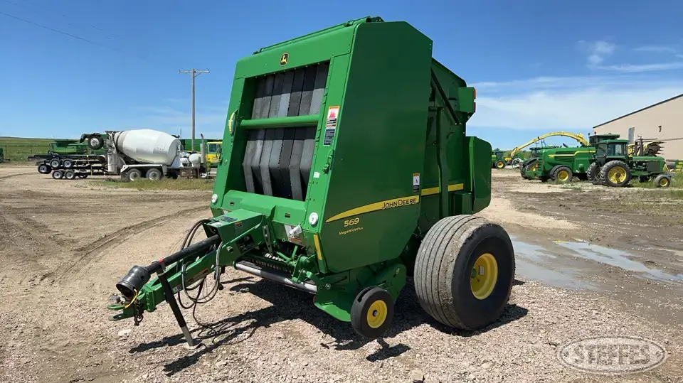 2014 John Deere 569 Round Baler