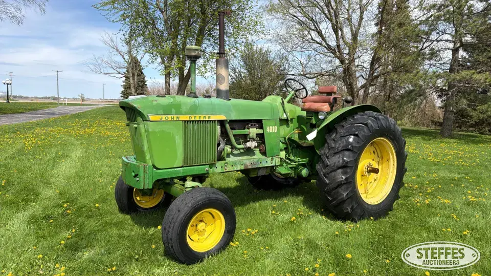 1961 John Deere 4010 2WD Tractor