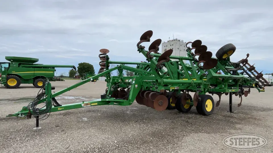 2018 John Deere 2730 Ripper
