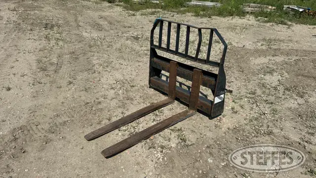 John Deere Worksite Pro pallet forks