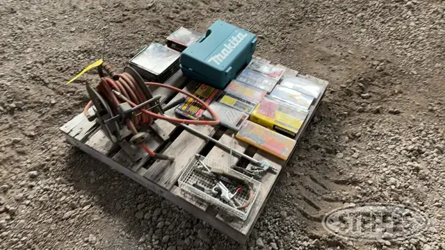 Makita GA4030