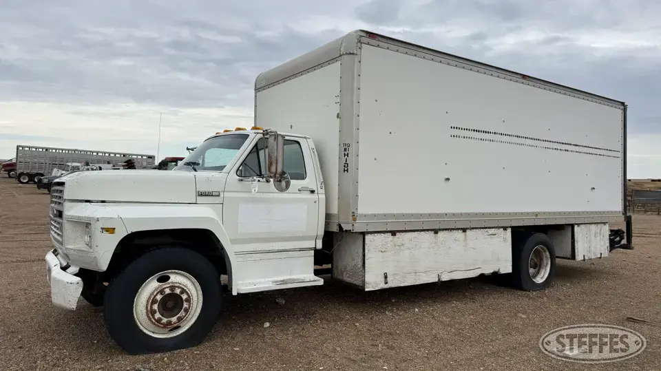 1985 Ford F700 Van Truck