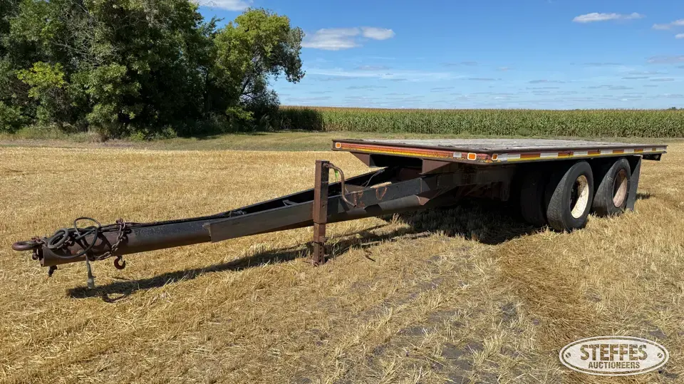 Tandem axle flatbed trailer