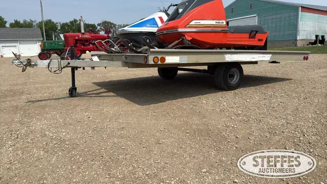 Snowmobile trailer