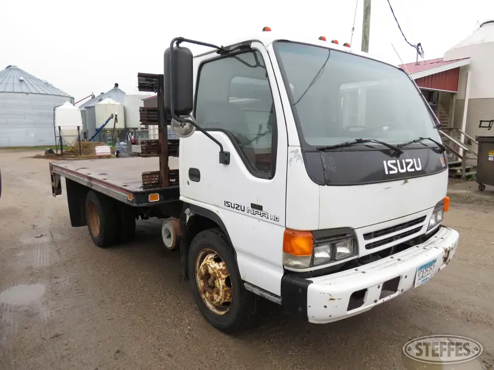 2000 Isuzu Flatbed Truck