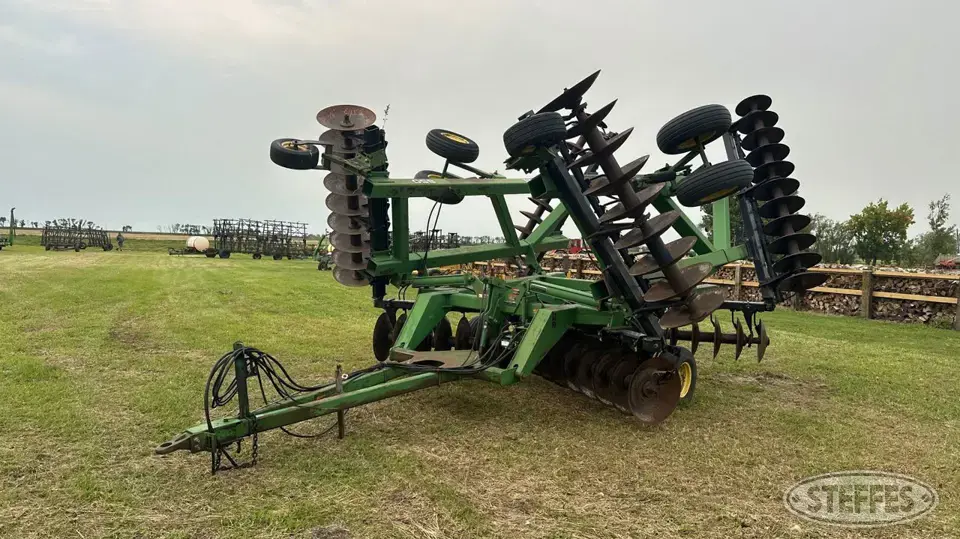 John Deere 650 Disc