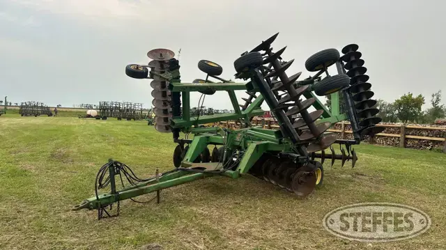 John Deere 650