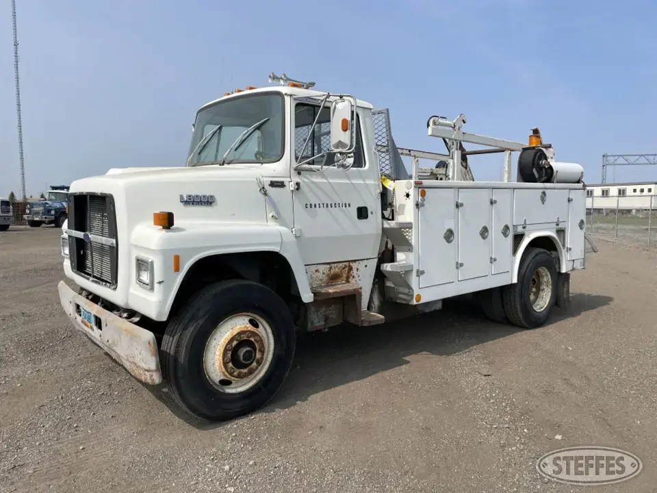 1992 Ford L8000 Specialty Truck