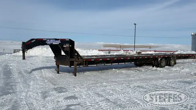 2015 Diamond C FMAX210