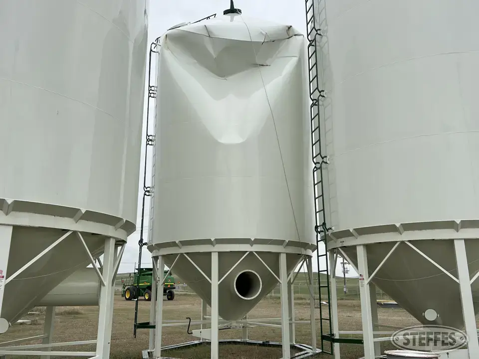 2016 Amber Waves 1640M Hopper Bin