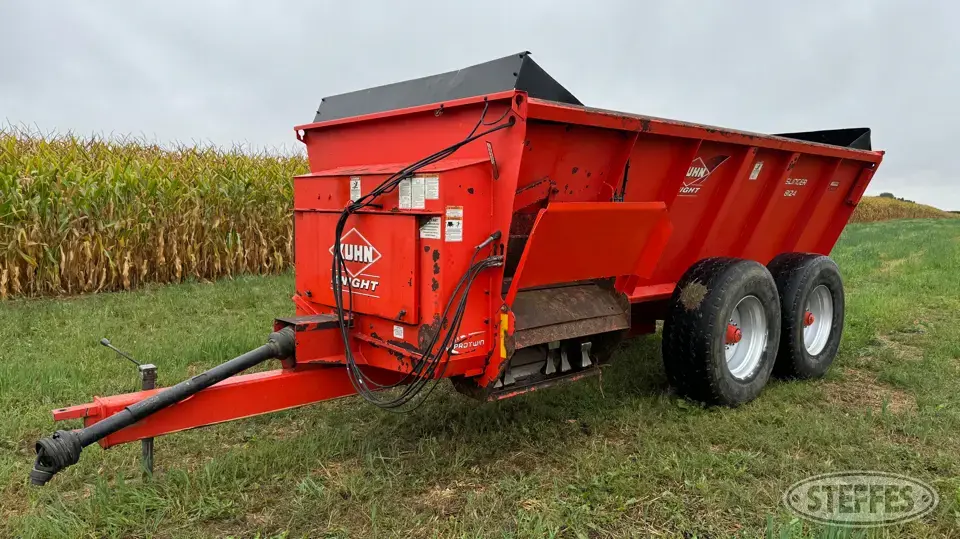 Kuhn 8124 Pro Twin Manure Application Equipment