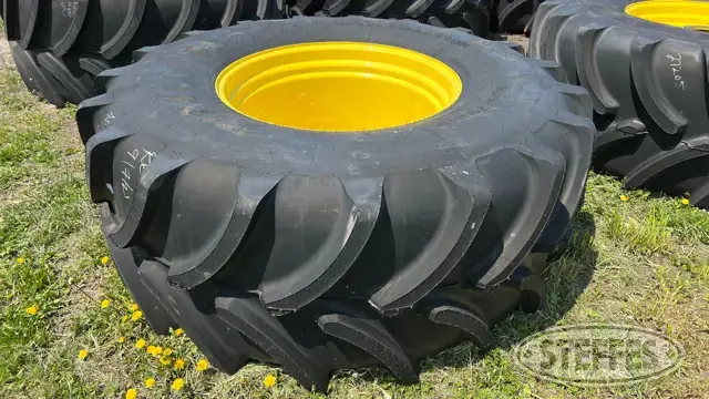 Firestone Maxi-Traction 800/70R38 Tire