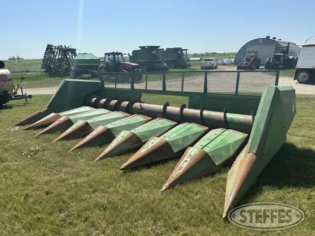 John Deere 853