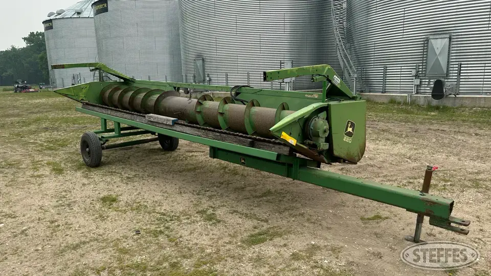 John Deere 220 Rigid Head
