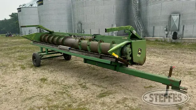 John Deere 220