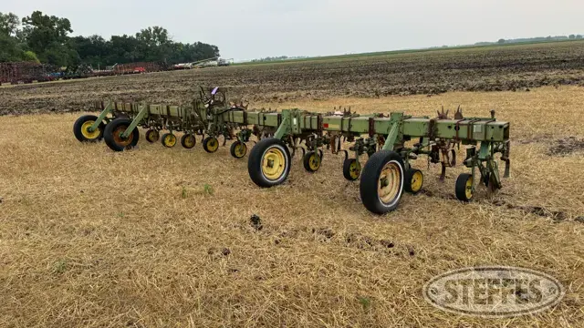 John Deere 1230