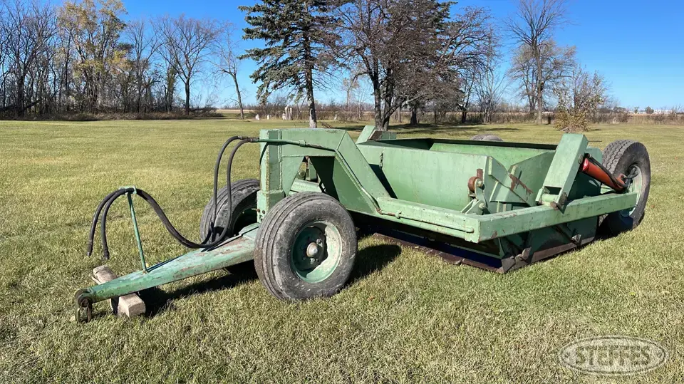 1976 Crown 600 Pull Scraper
