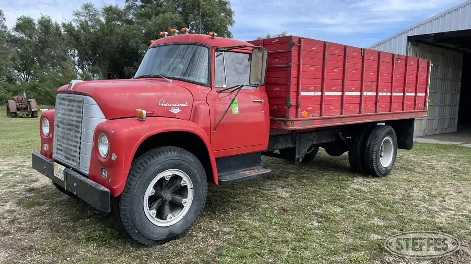 1967 International Loadstar 1600 Single Axle Boxed Truck
