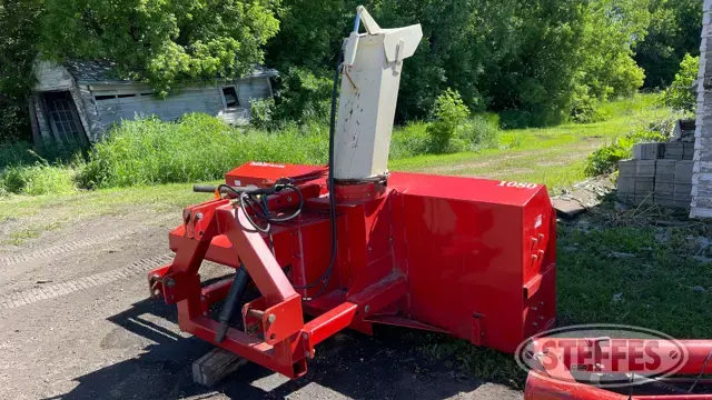 Buhler Farm King 1080