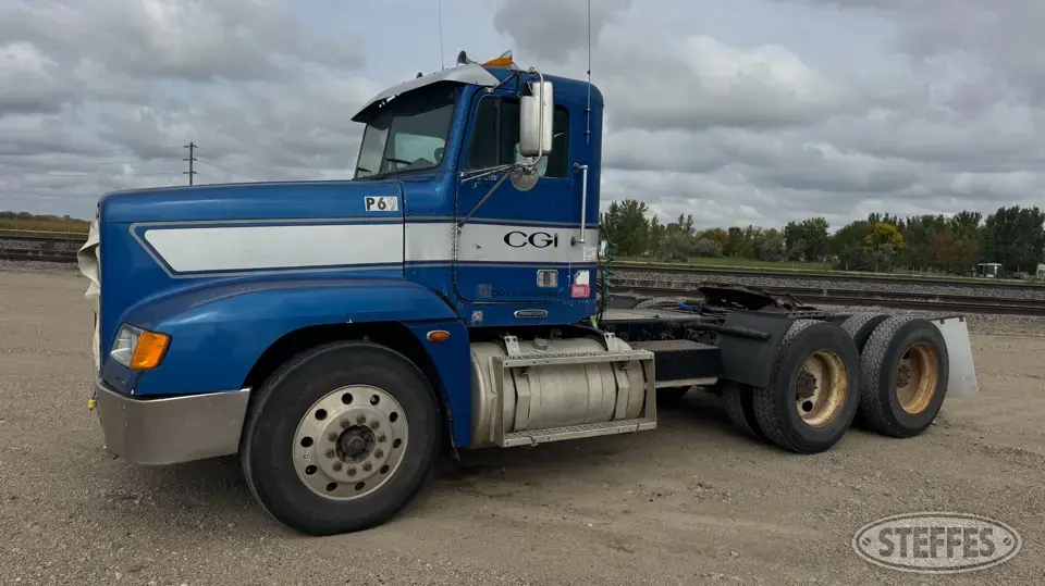 2000 Freightliner FLD120 Conventional Truck without Sleeper