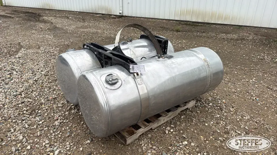 (2) Peterbilt 163 gal. fuel tanks Truck-Trailer Part
