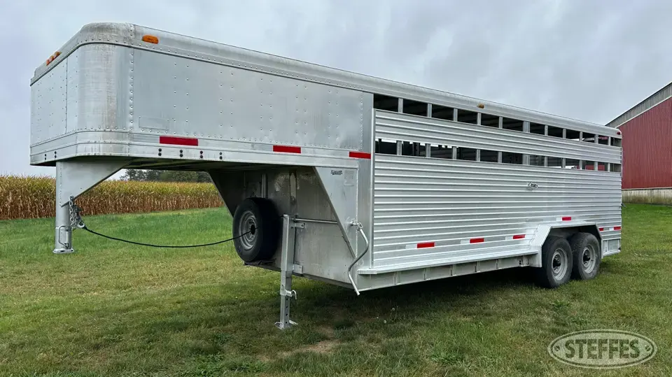 Featherlite Gooseneck Livestock Trailer