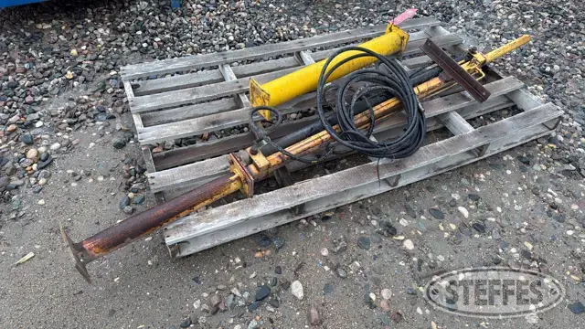 Hyd. laser mast