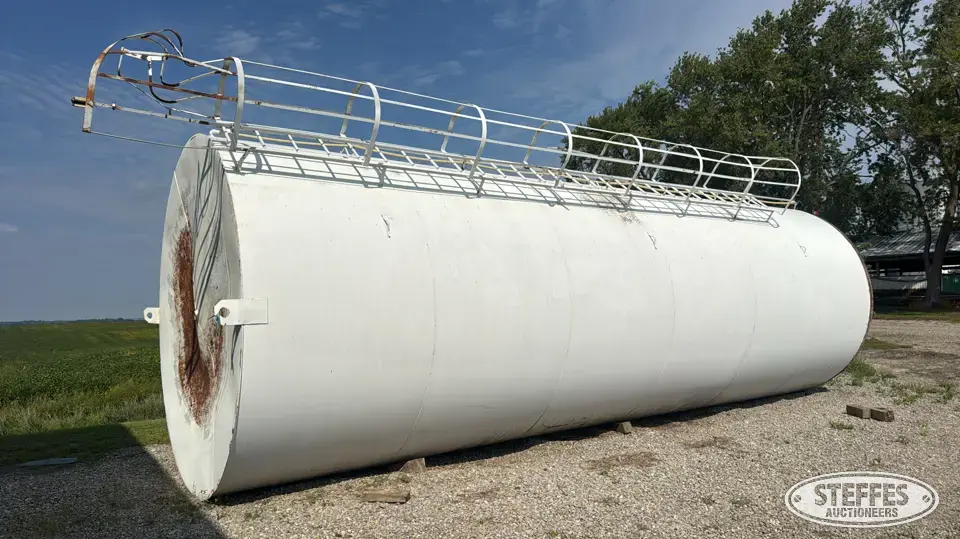 Approx. 30,000 gal. fuel tank Tanks-Other