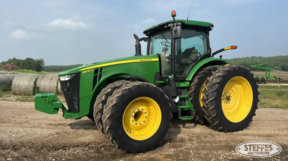 2016 John Deere 8370R MFWD Tractor