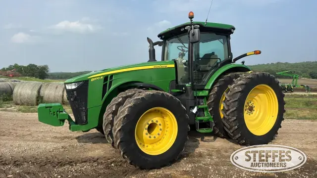 2016 John Deere 8370R