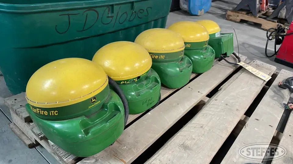 (5) John Deere StarFire iTC GP