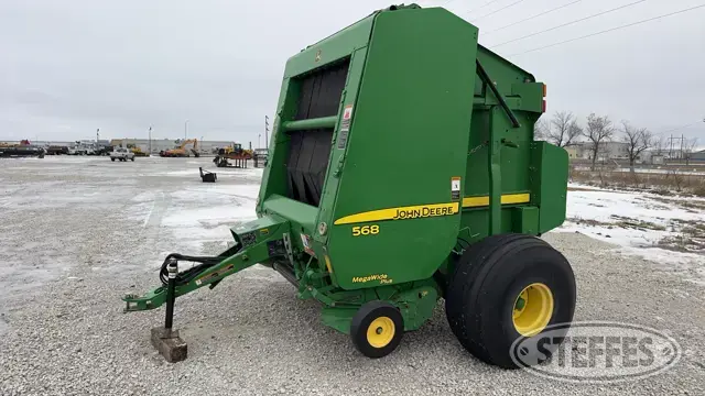 2010 John Deere 568
