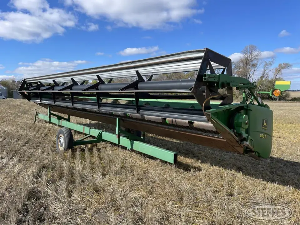 2001 John Deere 930R Rigid Head