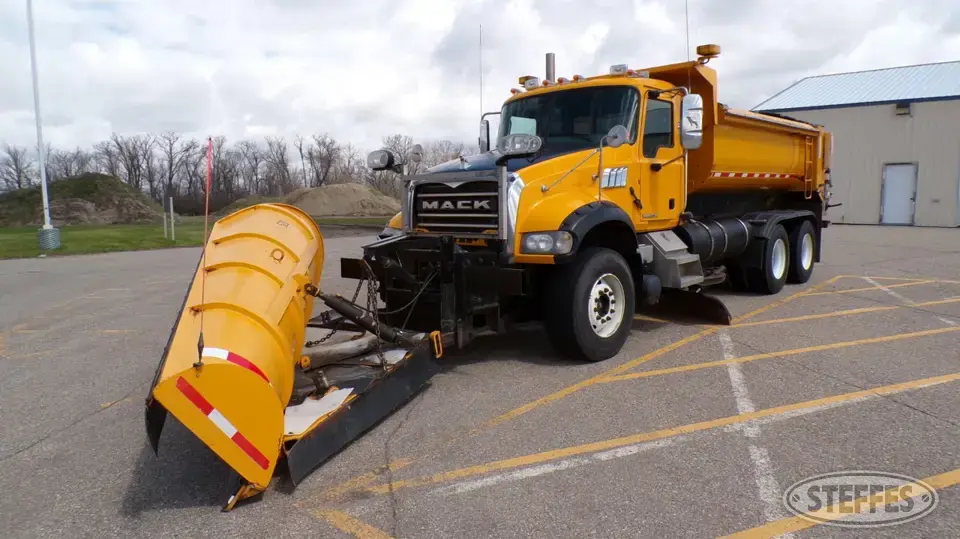 2010 Mack Granite GU7113 Plow-Spreader Truck